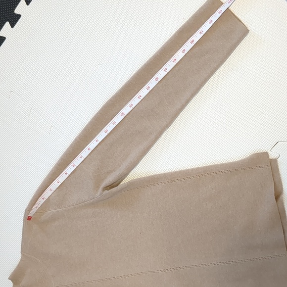 LIST - Women's Tan Knit Turtle Neck w/back buttons - M - Picture 12 of 12